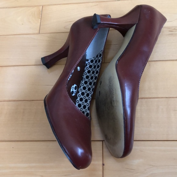 Change by Charles David. Leathers Brown Mid-height heels. New. - Picture 2 of 3
